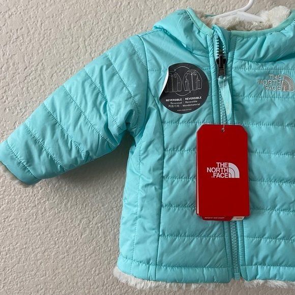 THE NORTH FACE Infant’s Riversible Puffer/Faux Fur Jacket - Picture 7 of 8